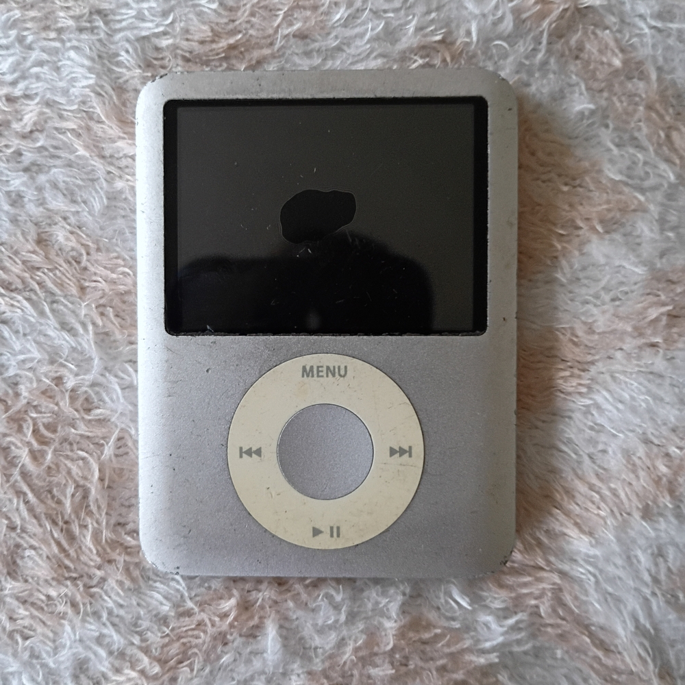 Apple iPod Classic Silver